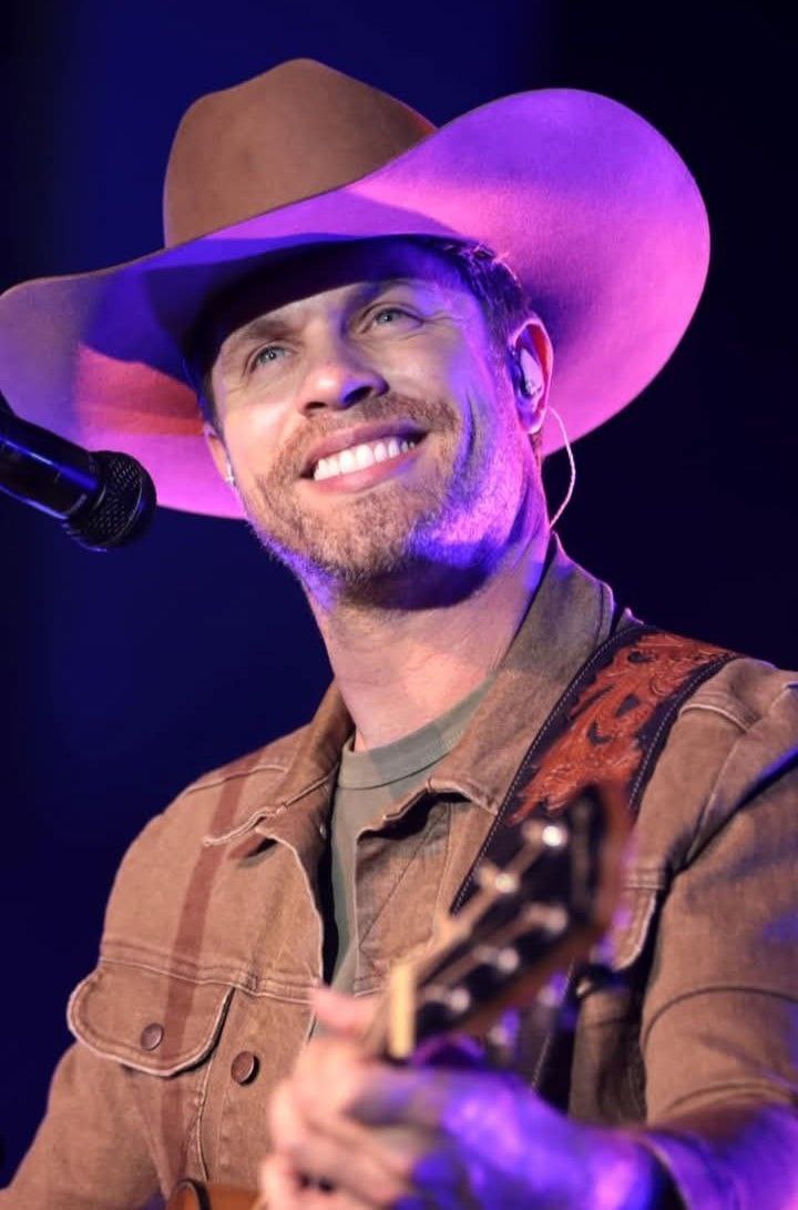 Dustin Lynch